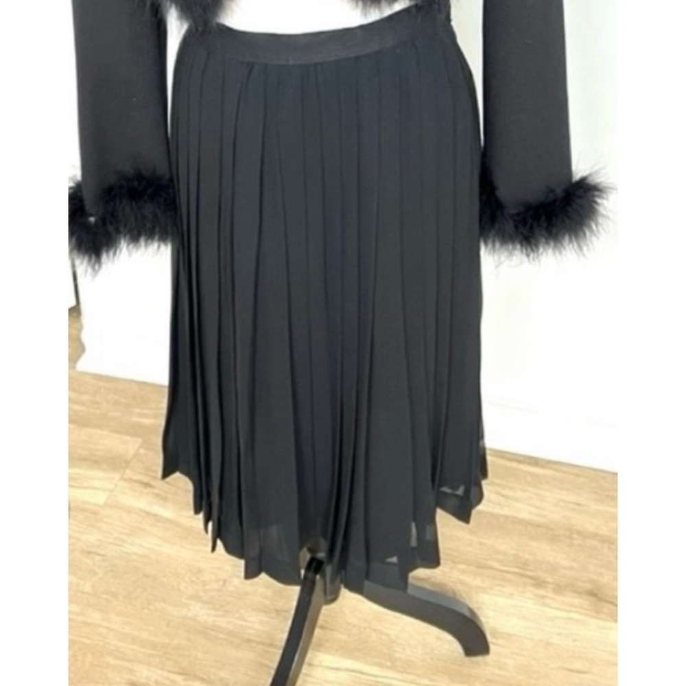 🆕Vintage Pleated Silk Black Skirt — Timeless Day to Night, Casual to a Night Out - Picture 11 of 11